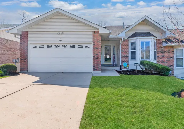 Photo 1 of Condo for sale at 283 Southern Oaks Dr, Saint Charles, MO 63303 | MLS# 25019085 | Listing updated on 2025-03-27