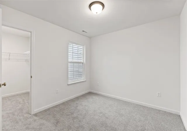 Photo 2 of Single family home for sale at 14 Fairmount Grv Dr, St Peters, MO 63376 | MLS# 25019106 | Listing updated on 2025-03-27