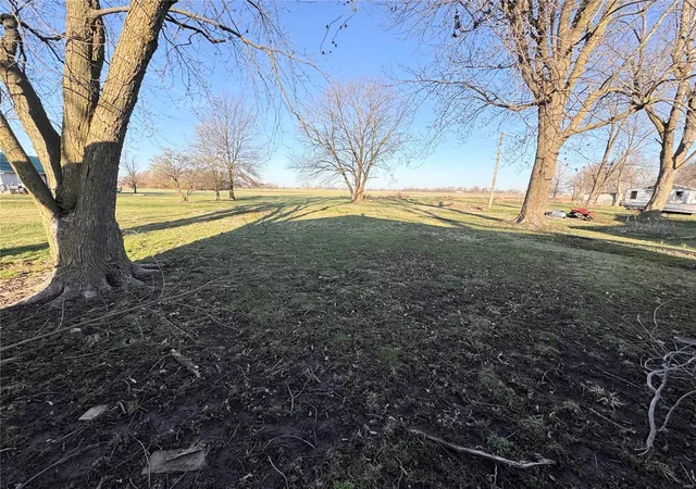 Photo 9 of Single family home for sale at 1001 S Central Ave, Vandalia, MO 63382 | MLS# 25019159 | Listing updated on 2025-03-27
