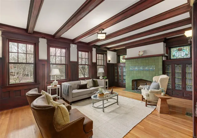 Photo 4 of Single family home for sale at 3710 Utah Pl, Saint Louis, MO 63116 | MLS# 25019200 | Listing updated on 2025-04-01