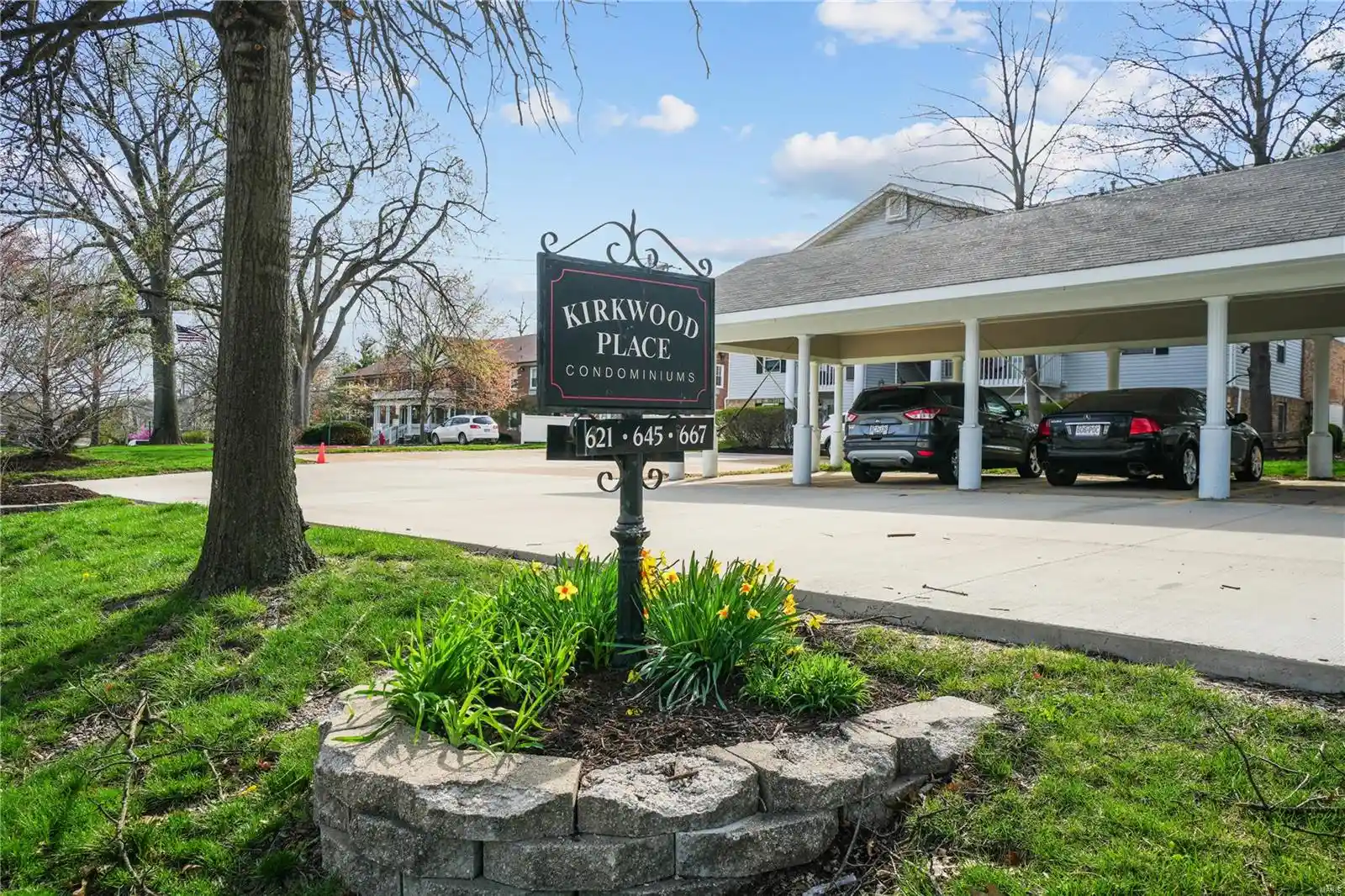 Listing Photo 2 - Condo for sale in 621 S Kirkwood Rd located at 621 S Kirkwood Rd, Kirkwood, MO 63122 - Unit #300