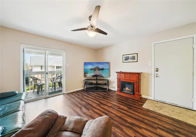 Photo 3 of Condo for sale at 621 S Kirkwood Rd #300, Saint Louis, MO 63122 | MLS# 25019205 | Listing updated on 2025-04-02
