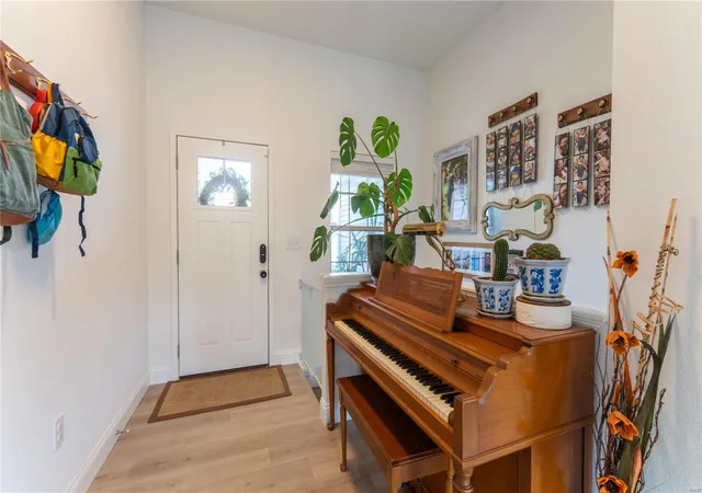 Photo 2 of Single family home for sale at 106 Quartz Ct, Saint Robert, MO 65584 | MLS# 25019239 | Listing updated on 2025-04-01