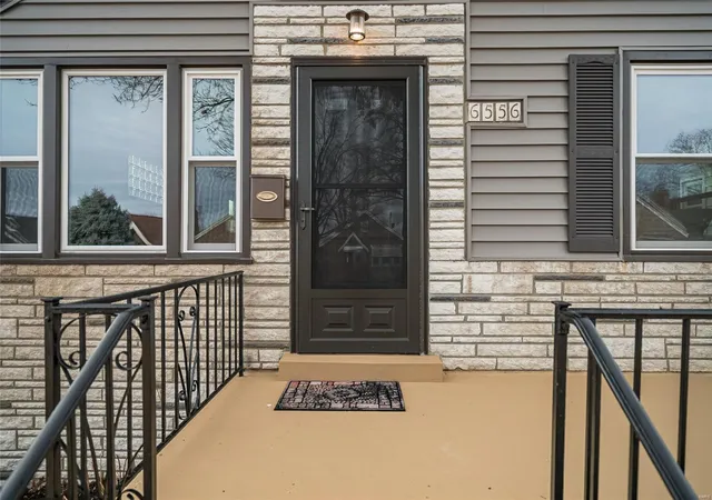Photo 2 of Single family home for sale at 6556 Winnebago St, Saint Louis, MO 63109 | MLS# 25019298 | Listing updated on 2025-04-01