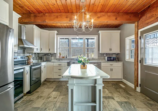 Photo 2 of Single family home for sale at 3001 Cedar Ridge Ln, Waterloo, IL 62298 | MLS# 25019374 | Listing updated on 2025-03-28