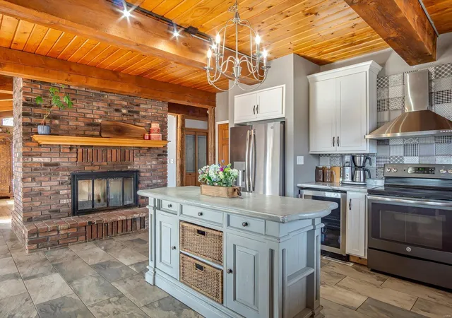 Photo 3 of Single family home for sale at 3001 Cedar Ridge Ln, Waterloo, IL 62298 | MLS# 25019374 | Listing updated on 2025-03-28