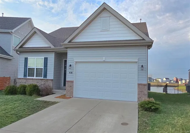 Photo 3 of Single family home for sale at 3457 Harbor Crossing Dr, Saint Charles, MO 63301 | MLS# 25019381 | Listing updated on 2025-03-28