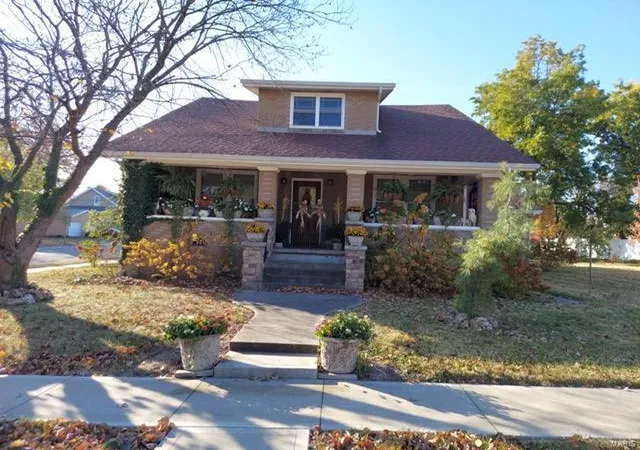 Photo 1 of Single family home for sale at 112 E Washington Ave, Owensville, MO 65066 | MLS# 25019382 | Listing updated on 2025-03-28