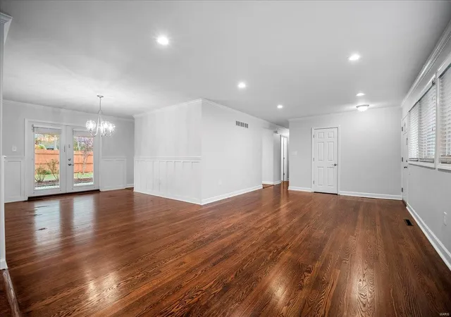 Photo 3 of Single family home for sale at 756 Elkington Ln, Saint Louis, MO 63132 | MLS# 25019400 | Listing updated on 2025-04-04