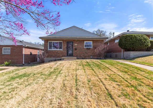 Photo 1 of Single family home for sale at 3751 Koeln Ave, Saint Louis, MO 63116 | MLS# 25019500 | Listing updated on 2025-04-02