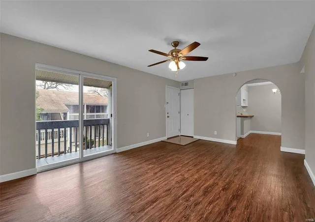 Photo 3 of Condo for sale at 1108 Olive Village Ct, Saint Louis, MO 63132 | MLS# 25019513 | Listing updated on 2025-03-29