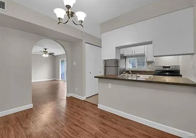 Photo 4 of Condo for sale at 1108 Olive Village Ct, Saint Louis, MO 63132 | MLS# 25019513 | Listing updated on 2025-03-29