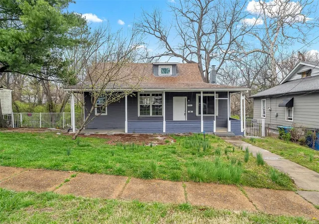 Photo 1 of Single family home for sale at 5537 Helen Ave, Saint Louis, MO 63136 | MLS# 25019573 | Listing updated on 2025-03-29