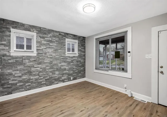 Photo 3 of Single family home for sale at 5537 Helen Ave, Saint Louis, MO 63136 | MLS# 25019573 | Listing updated on 2025-03-29