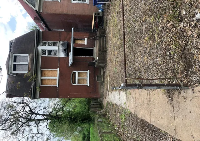 Photo 1 of Single family home for sale at 5674 Cabanne Ave, Saint Louis, MO 63112 | MLS# 25019580 | Listing updated on 2025-03-30