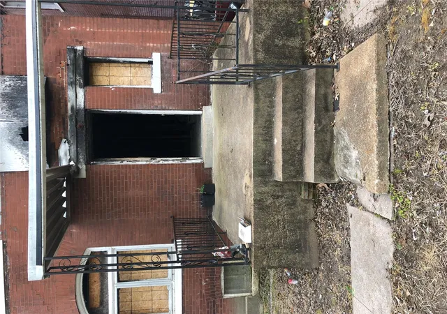 Photo 2 of Single family home for sale at 5674 Cabanne Ave, Saint Louis, MO 63112 | MLS# 25019580 | Listing updated on 2025-03-30