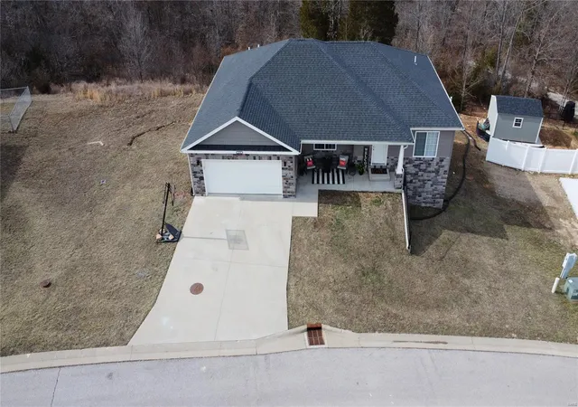 Photo 1 of Single family home for sale at 212 Ridgeview Dr, Saint Robert, MO 65584 | MLS# 25019630 | Listing updated on 2025-03-30