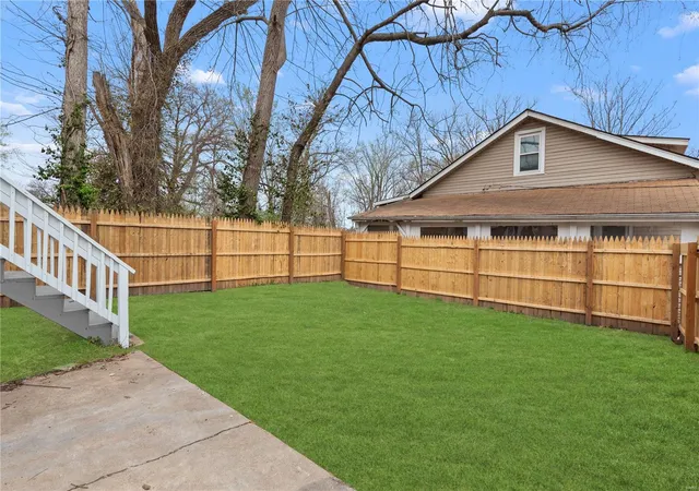 Photo 14 of Single family home for sale at 3004 Calvert Ave, Saint Louis, MO 63114 | MLS# 25019728 | Listing updated on 2025-04-02
