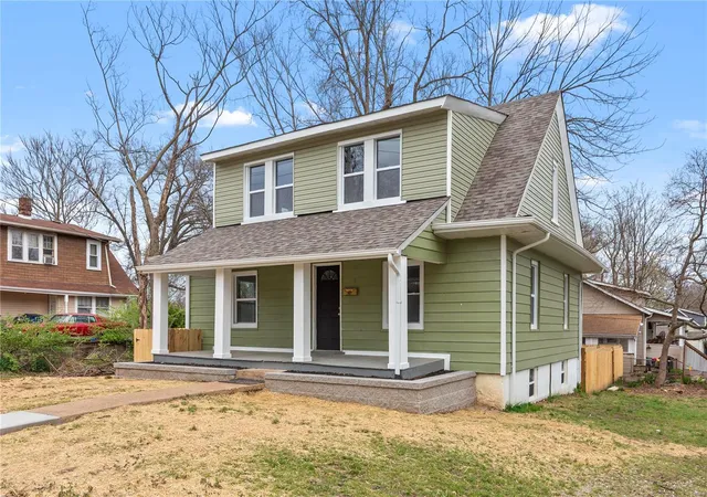 Photo 1 of Single family home for sale at 3004 Calvert Ave, Saint Louis, MO 63114 | MLS# 25019728 | Listing updated on 2025-04-02
