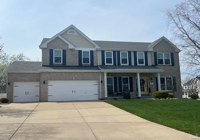 Photo 1 of Sale Pending at 43 Charterview Ct, Lake Saint Louis, MO 63367 | MLS# 25019750 | Listing updated on 2025-03-31