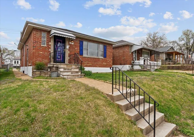 Photo 1 of Single family home for sale at 3421 Sublette Ave, Saint Louis, MO 63139 | MLS# 25019804 | Listing updated on 2025-04-01