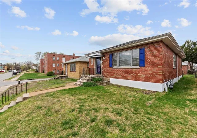 Photo 2 of Single family home for sale at 3421 Sublette Ave, Saint Louis, MO 63139 | MLS# 25019804 | Listing updated on 2025-04-01