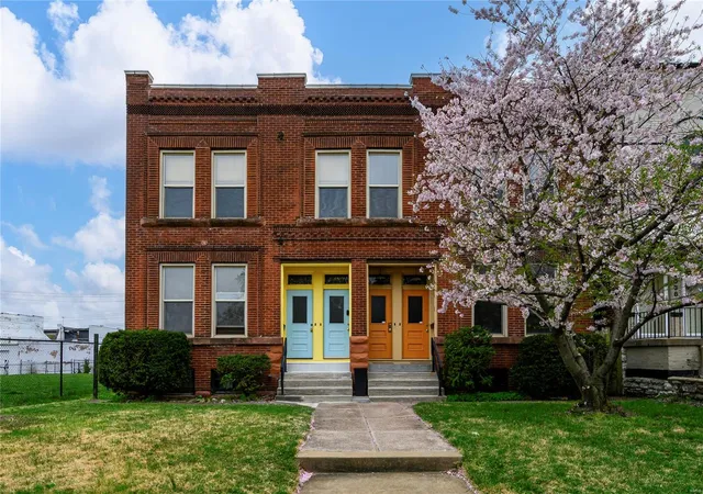 Photo 1 of Condo for sale at 4034 Laclede Ave #A, Saint Louis, MO 63108 | MLS# 25019812 | Listing updated on 2025-04-01