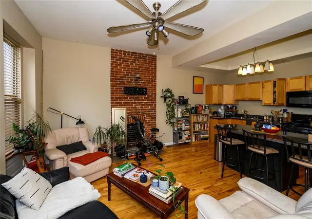 Listing Photo 4 - Condo for sale in building located at 4034 Laclede Ave, Saint Louis, MO 63108 - Unit #A