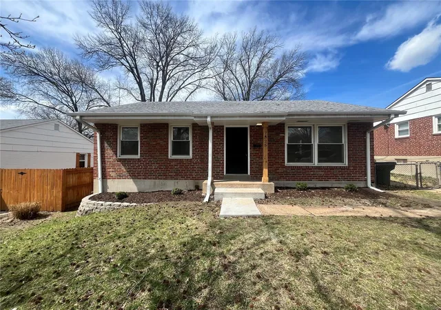 Photo 1 of Single family home for sale at 7325 Field Ave, Saint Louis, MO 63116 | MLS# 25019825 | Listing updated on 2025-03-31