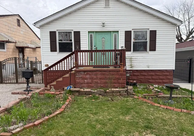 Photo 1 of Single family home for sale at 622 Allen Ave, St. Louis, MO 63125 | MLS# 25019838 | Listing updated on 2025-04-02