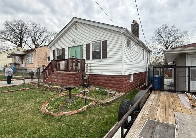 Photo 2 of Single family home for sale at 622 Allen Ave, St. Louis, MO 63125 | MLS# 25019838 | Listing updated on 2025-04-02