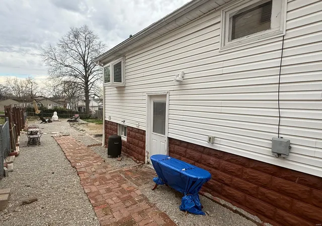 Photo 3 of Single family home for sale at 622 Allen Ave, St. Louis, MO 63125 | MLS# 25019838 | Listing updated on 2025-04-02
