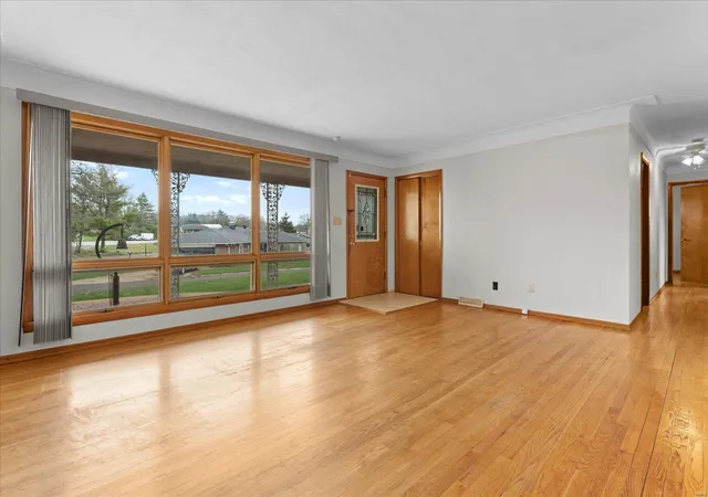 Photo 3 of Single family home for sale at 58 Patricia Ln, Belleville, IL 62226 | MLS# 25019859 | Listing updated on 2025-04-01
