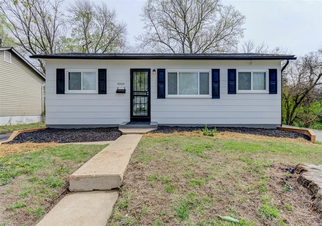 Photo 1 of Single family home for sale at 10400 Earl Dr, Saint Louis, MO 63136 | MLS# 25019862 | Listing updated on 2025-04-02