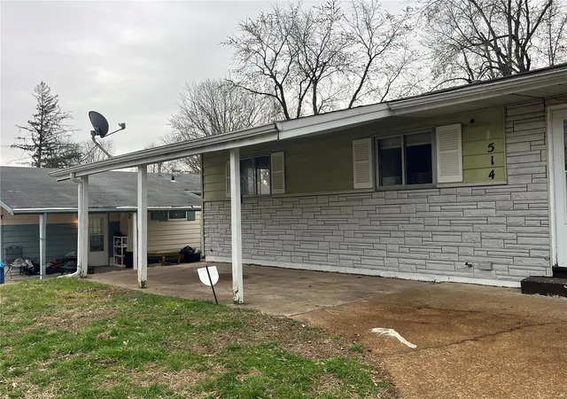 Photo 2 of Single family home for sale at 514 Banavie Dr, Saint Louis, MO 63137 | MLS# 25019875 | Listing updated on 2025-04-01
