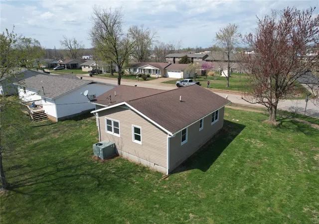 Photo 21 of Single family home for sale at 319 Sherlock Dr, Fredericktown, MO 63645 | MLS# 25019895 | Listing updated on 2025-04-01