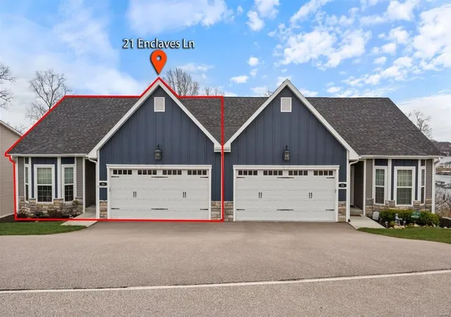 Photo 1 of Single family home for sale at 21 Enclaves Ln, Lake Ozark, MO 65049 | MLS# 25019897 | Listing updated on 2025-04-03