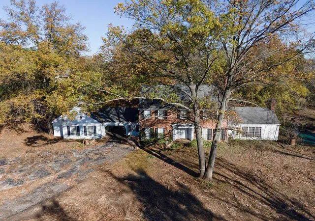 Photo 1 of Land for sale at 9 Dunleith Dr, Saint Louis, MO 63124 | MLS# 25019943 | Listing updated on 2025-04-01