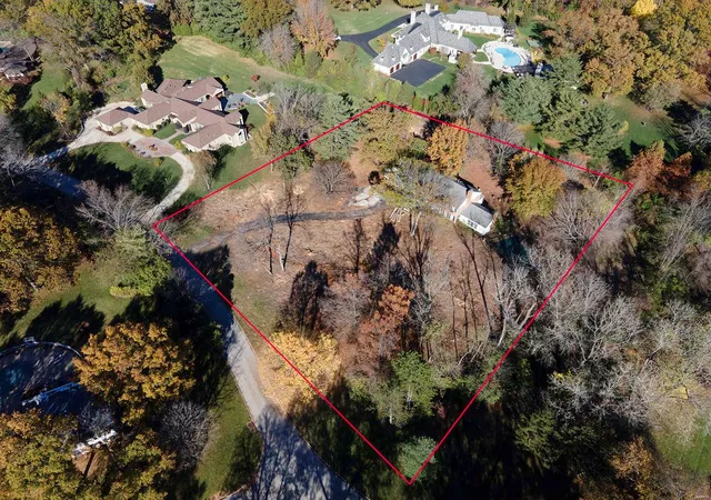 Photo 3 of Land for sale at 9 Dunleith Dr, Saint Louis, MO 63124 | MLS# 25019943 | Listing updated on 2025-04-01