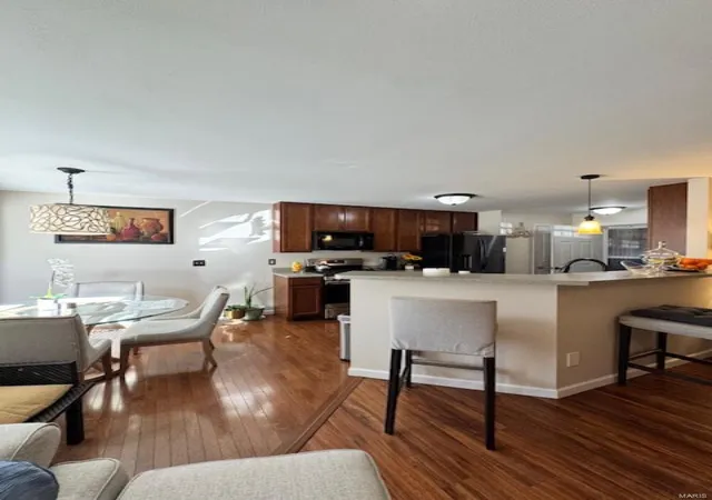 Photo 3 of Townhouse for sale at 463 Parkgate Dr, Lake Saint Louis, MO 63367 | MLS# 25019971 | Listing updated on 2025-04-01