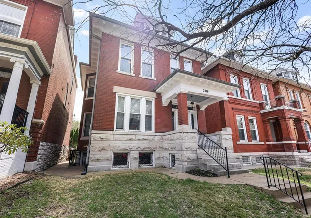 Photo 1 of Single family home for sale at 3446 Sidney St, Saint Louis, MO 63104 | MLS# 25020041 | Listing updated on 2025-04-02