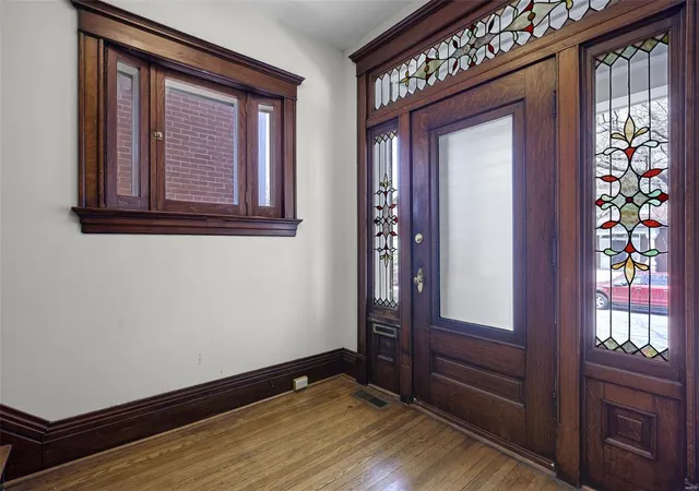 Photo 2 of Single family home for sale at 3446 Sidney St, Saint Louis, MO 63104 | MLS# 25020041 | Listing updated on 2025-04-02