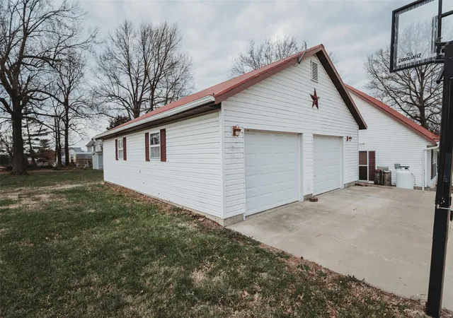 Photo 2 of Single family home for sale at 109 Railroad Ave, Bland, MO 65014 | MLS# 25020042 | Listing updated on 2025-04-01