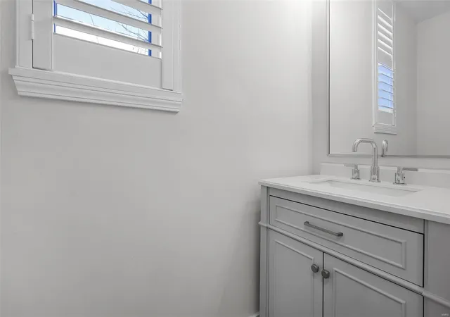 Photo 4 of Single family home for sale at 3522 S Spring Ave, Saint Louis, MO 63116 | MLS# 25020088 | Listing updated on 2025-04-01