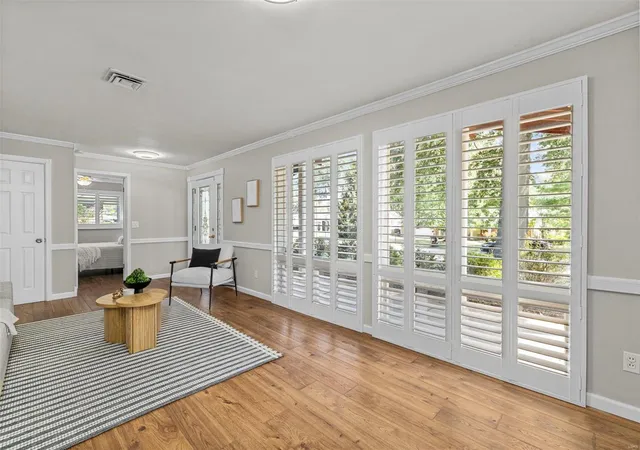 Photo 3 of Single family home for sale at 12571 Westport Dr, Saint Louis, MO 63146 | MLS# 25020099 | Listing updated on 2025-04-02