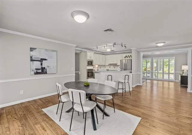 Photo 4 of Single family home for sale at 12571 Westport Dr, Saint Louis, MO 63146 | MLS# 25020099 | Listing updated on 2025-04-02