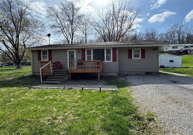 Photo 1 of Single family home for sale at 13899 Riverview Dr, New London, MO 63459 | MLS# 25020104 | Listing updated on 2025-04-01