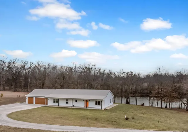 Photo 1 of Single family home for sale at 55 Big Lead Crk Ln, Silex, MO 63377 | MLS# 25020128 | Listing updated on 2025-04-01