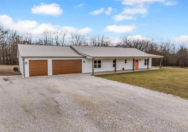 Photo 3 of Single family home for sale at 55 Big Lead Crk Ln, Silex, MO 63377 | MLS# 25020128 | Listing updated on 2025-04-01