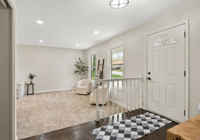 Photo 2 of Single family home for sale at 1541 Sherman Dr, Saint Charles, MO 63303 | MLS# 25020154 | Listing updated on 2025-04-02